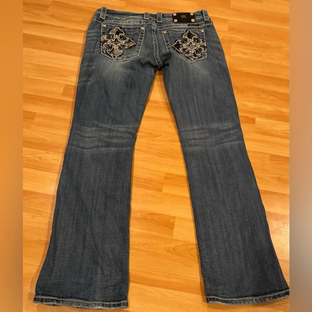 Miss Me‎ Distressed Denim Jeans